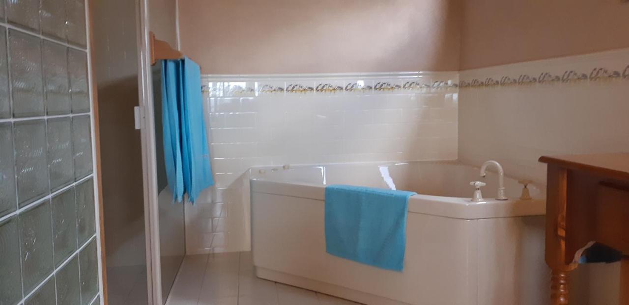 Mapleton Peaceful Provence Bnb Esterno foto